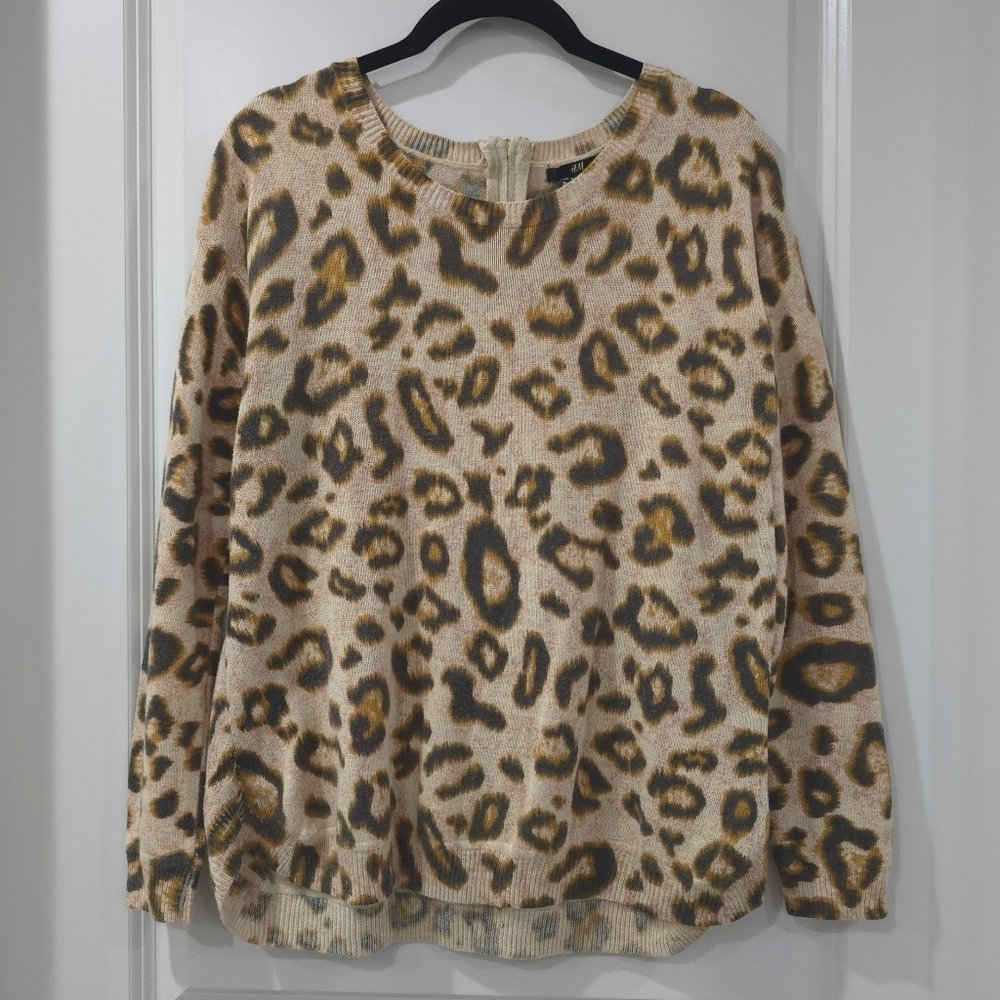 H&M Leopard Print Poly Wool Blend Sweater, M - Picture 3 of 14